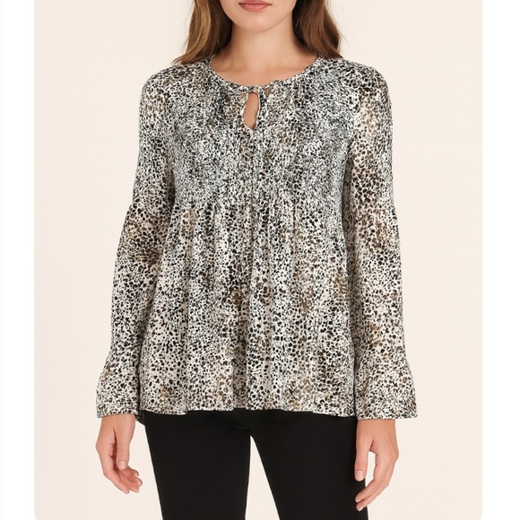 rose + Olive Tops - Rose + Olive blouse flowy bell sleeve cheetah animal print key hole neckline XL